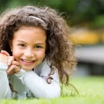 Cum să folosești umorul când parentingul devine provocator
